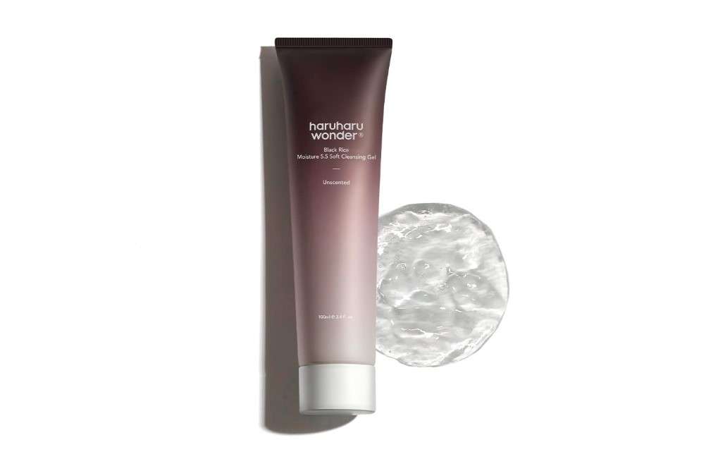 haruharu wonder Black Rice Moisture 5.5 Soft Cleansing Gel, 3.4 fl.oz, Gentle Face Wash for Dry to Normal Skin, Low 5.5pH, Soap Free, Hydrating, Fragrance Free, Daily Use, Korean Skincare 