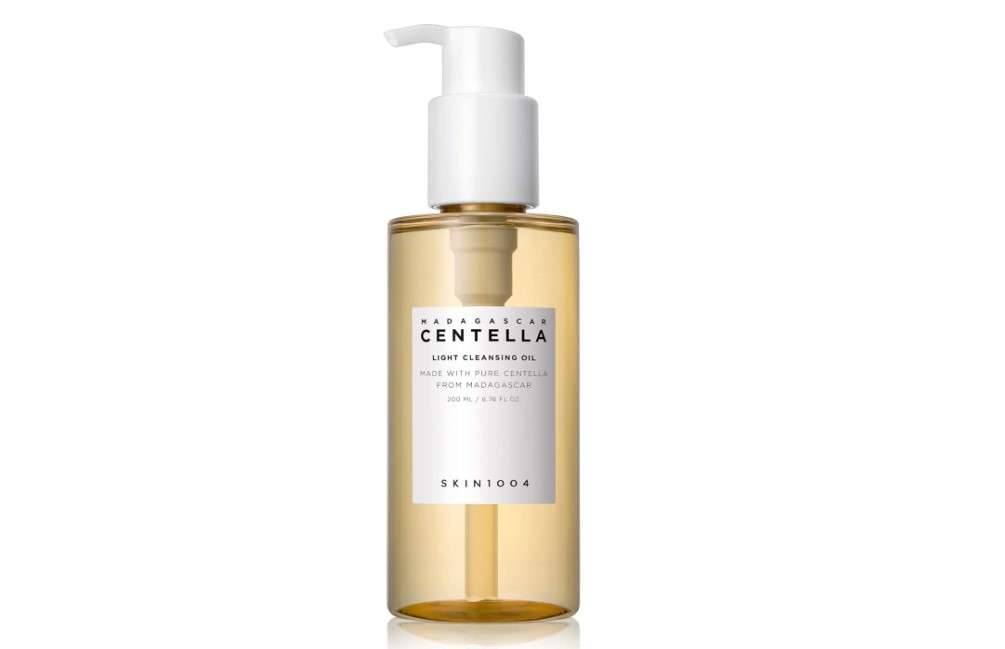SKIN1004 Madagascar Centella Light Cleansing Oil 6.76 fl.oz, 200ml | Gentle Oil Cleanser for Face, Korean Facial Cleanser, Double Cleansing
