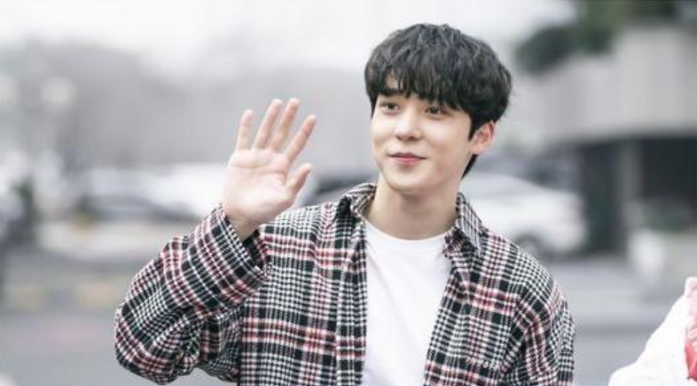 Yunho — The Gentle Giant with Explosive Stage Presence