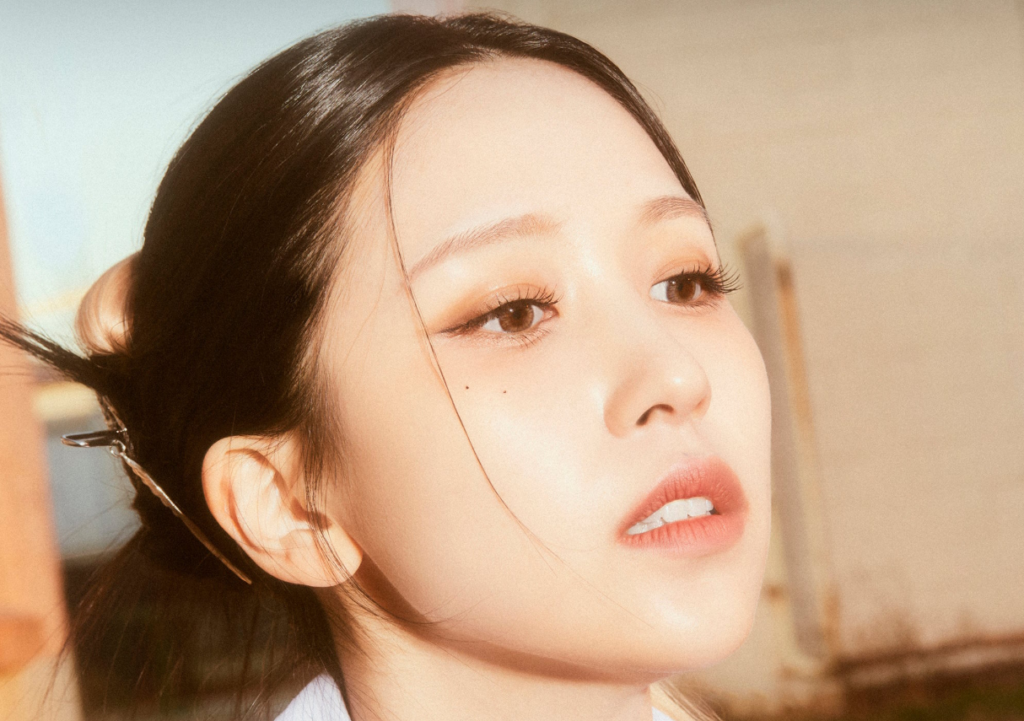 Mina (Myoung Eui-jin) — The Elegant Black Swan