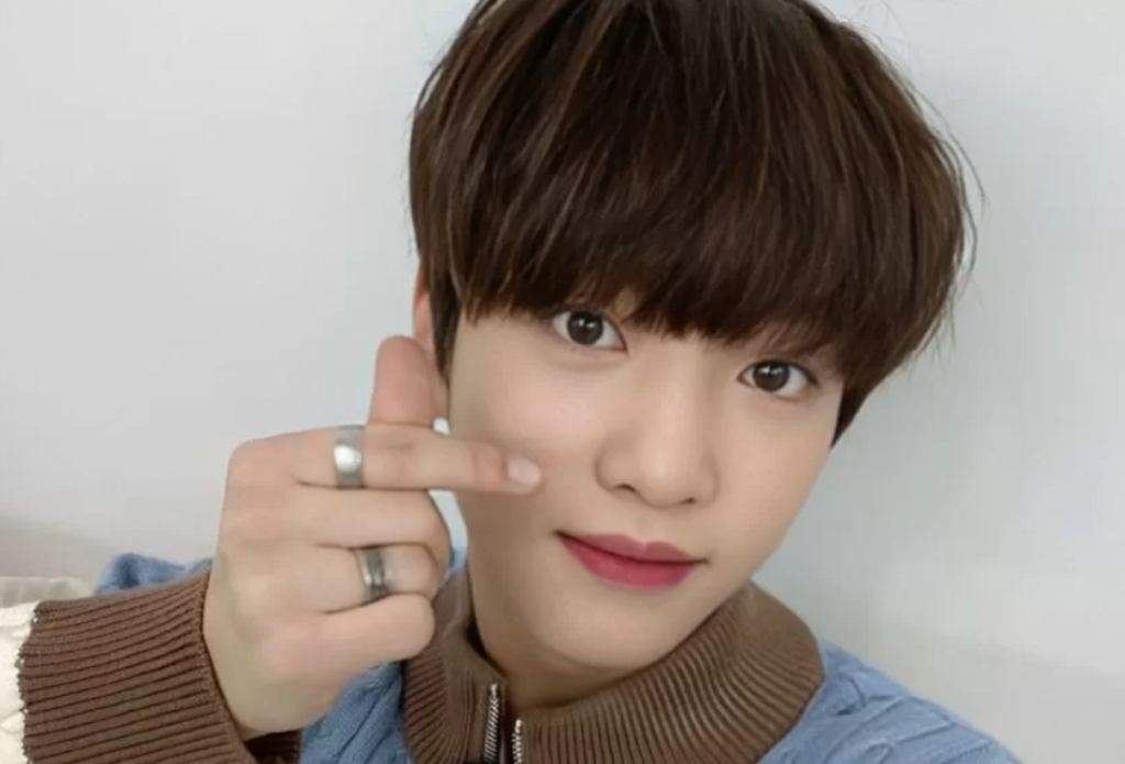 Yujun (유준) — The Vocalist & Visual